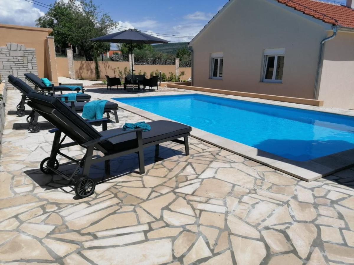 Villa Mir Pridraga Exteriér fotografie